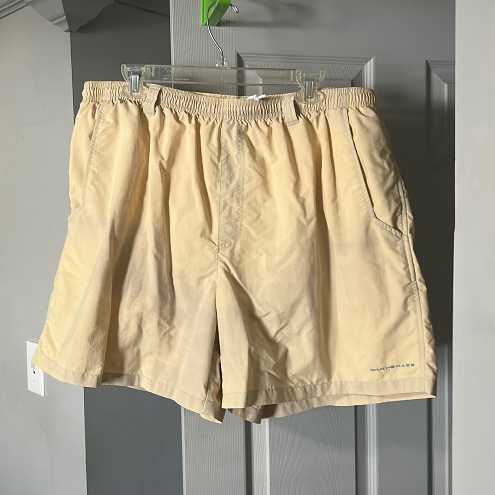 Columbia pale yellow men’s swim trunks size XXL